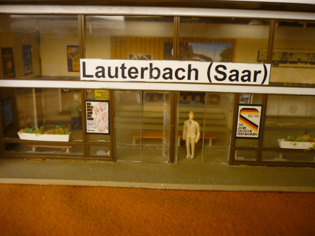 
http://cyberrailer.de/Anlage-Junior/Bahnhof/Bahnhof47.jpg
